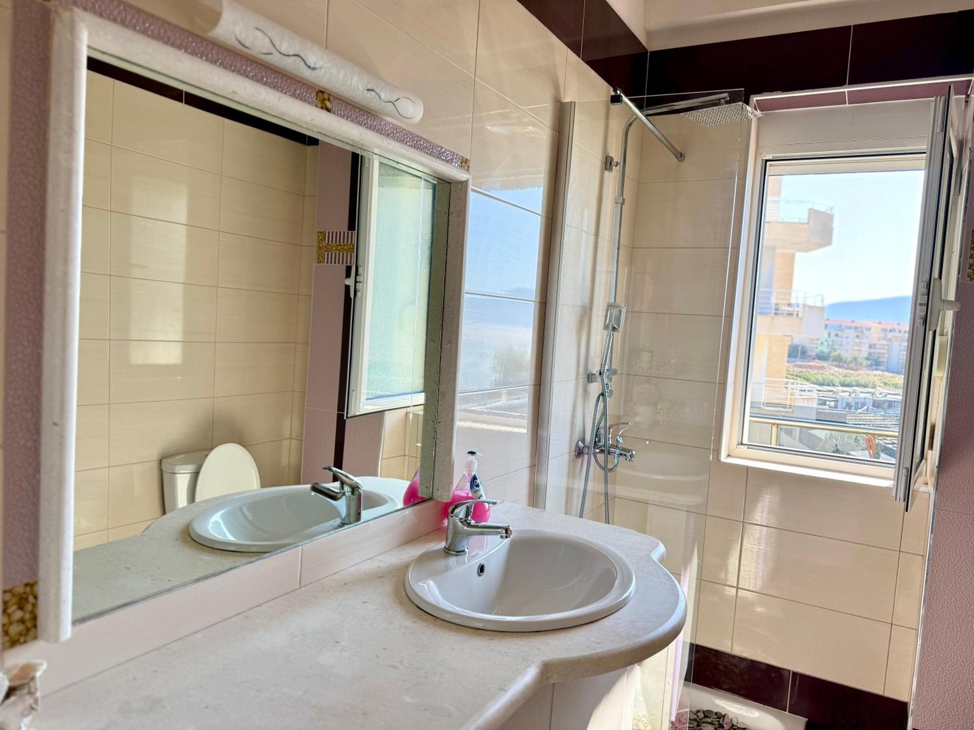 Vlorë Spectacular Seaview Apartment מראה חיצוני תמונה