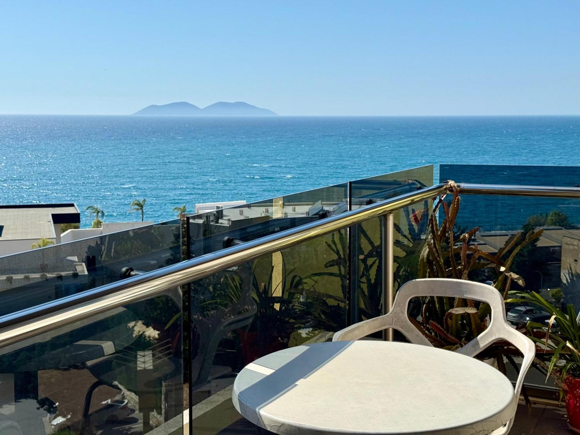 Vlorë Spectacular Seaview Apartment מראה חיצוני תמונה